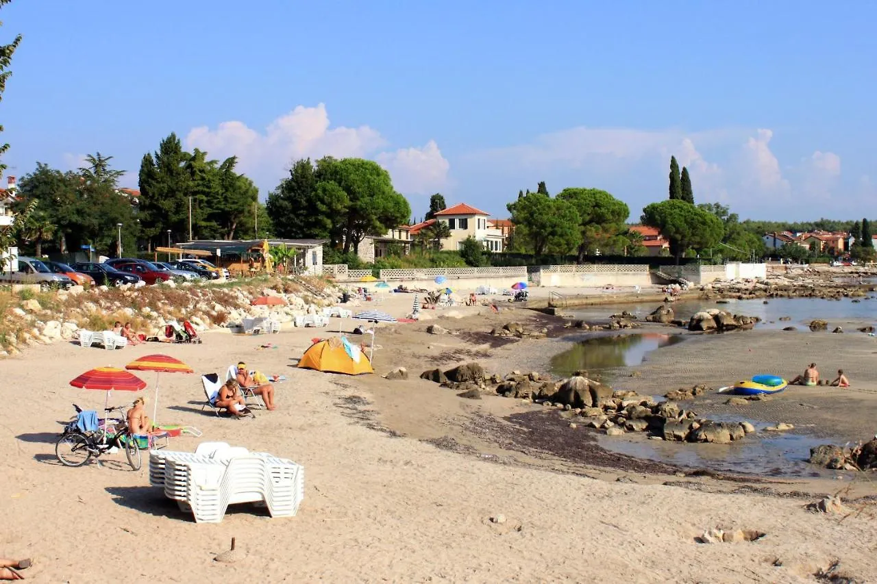 Apartments By The Sea Zambratija, Umag - 2557