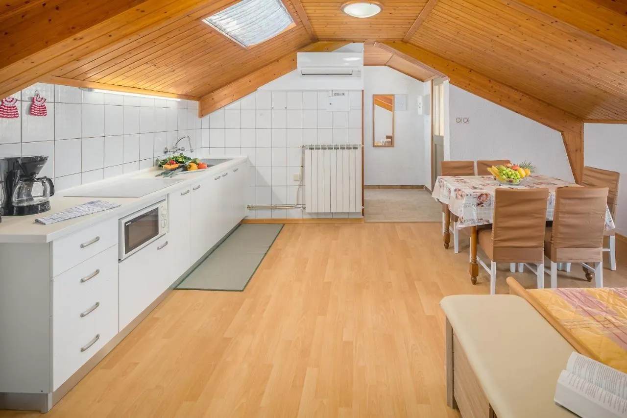 Apartments By The Sea Zambratija, Umag - 2557 Замбратия